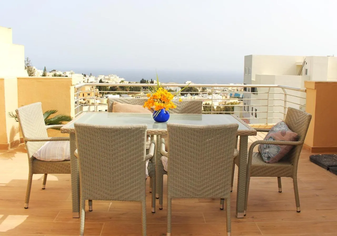 Beautiful 2 Floor Penthouse With Fabulous Views location